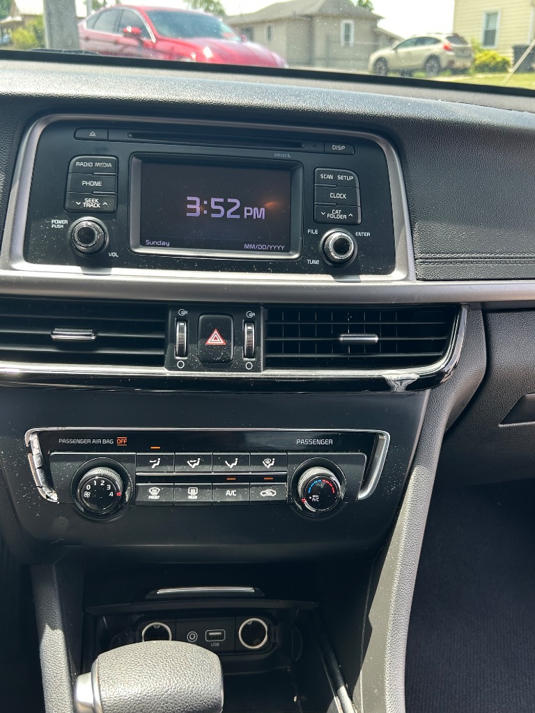2016 Kia Optima LX - Photo 9