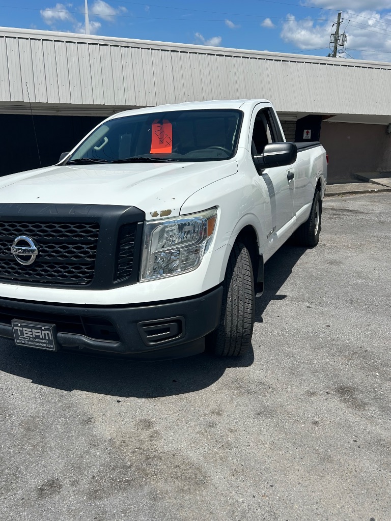 2017 Nissan Titan