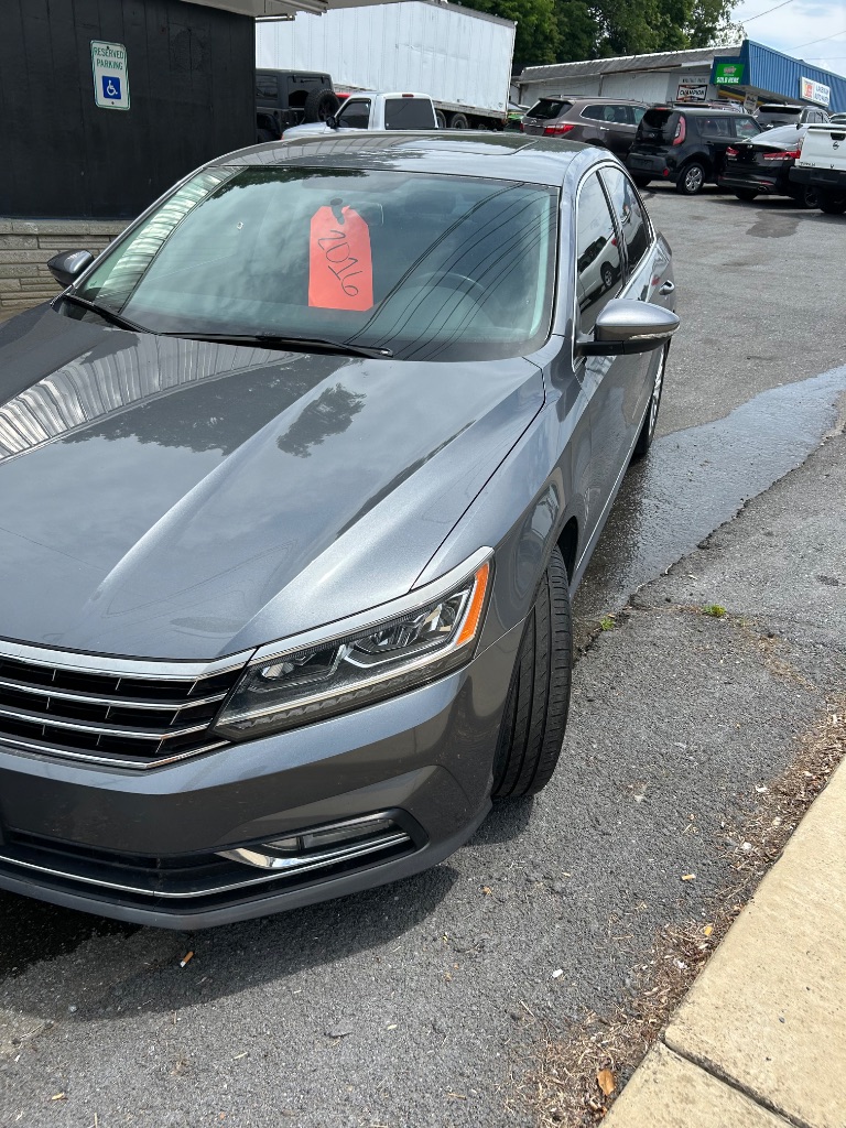 2016 Volkswagen Passat 1.8T SE w/ Techonology Auto PZEV's photo